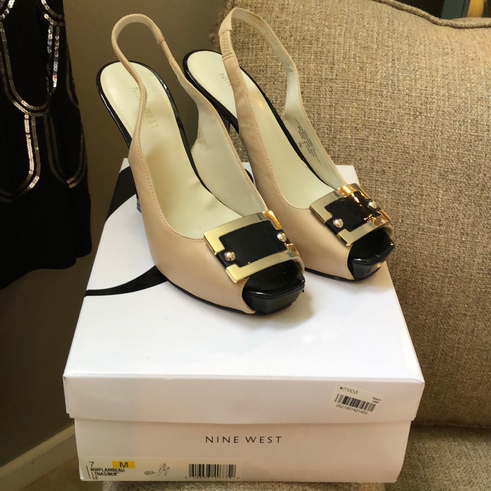 Size 7 low vamp leather heels fr Nine West w box